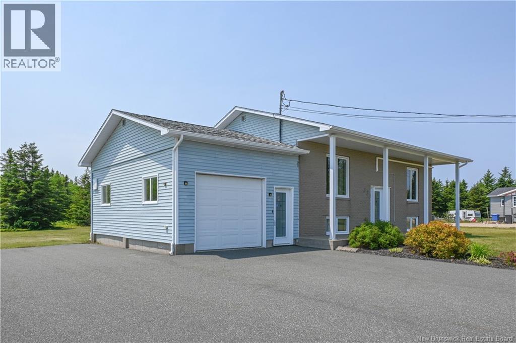 33 De La Baie Street Property Photo 9
