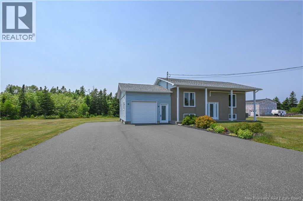 33 De La Baie Street Property Photo 10