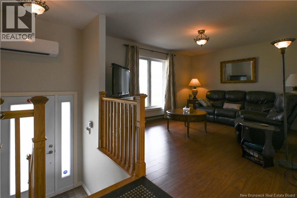 33 De La Baie Street Property Photo 25