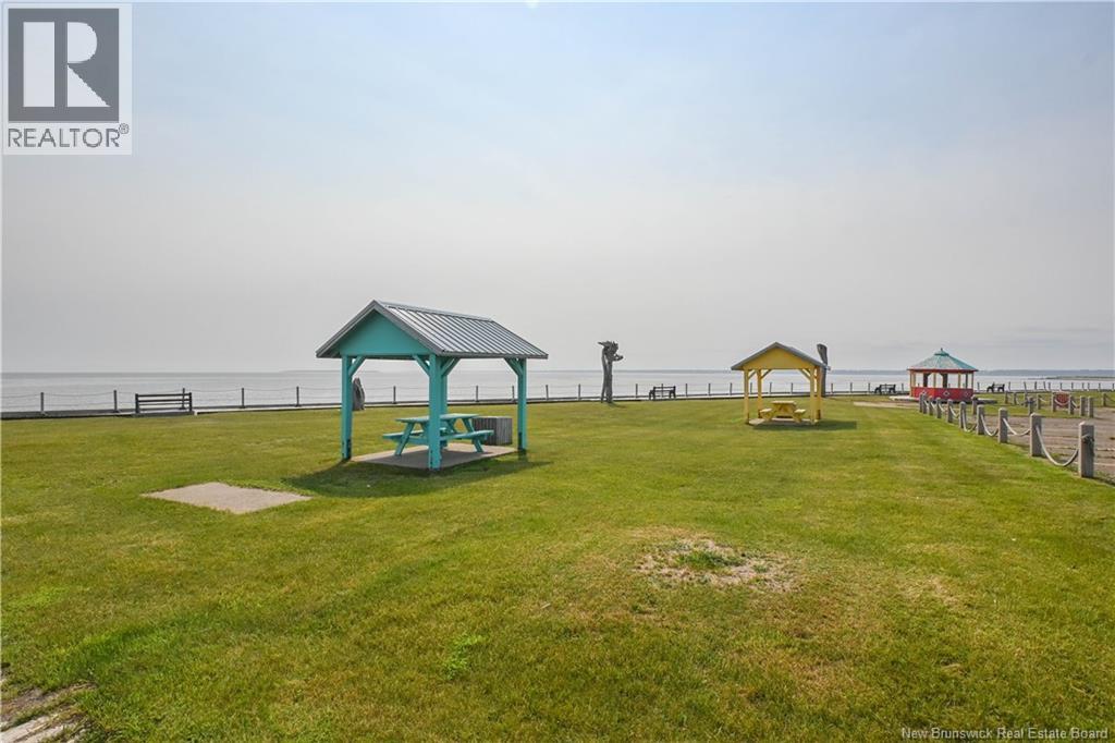 33 De La Baie Street Property Photo 40