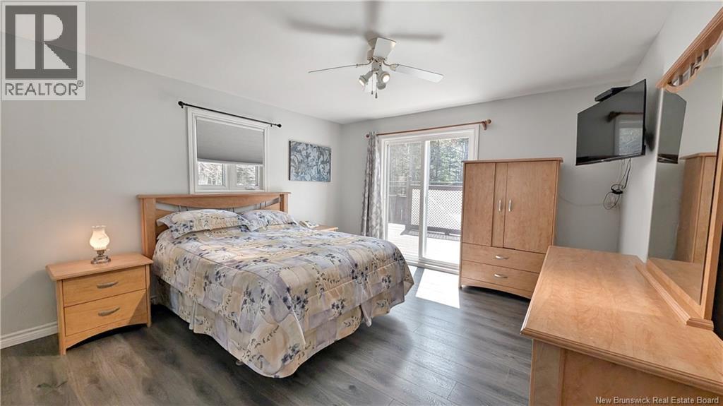 4041 Rue Foster Street Property Photo 6