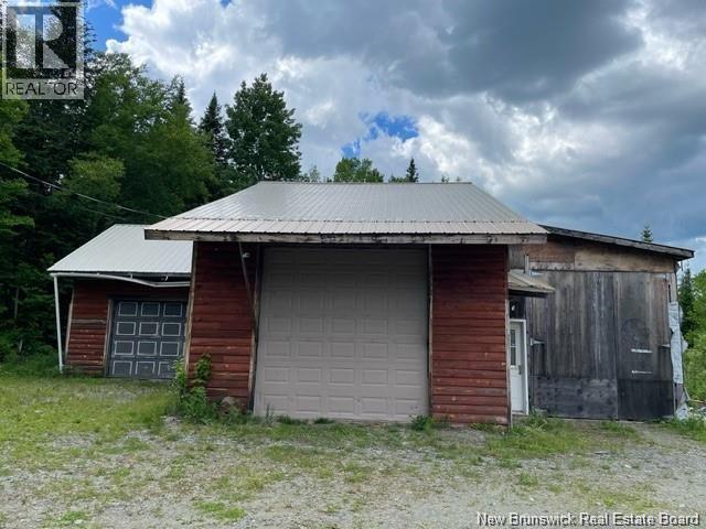 1466 Paradis Road Property Photo 6