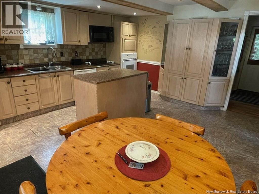 1466 Paradis Road Property Photo 12