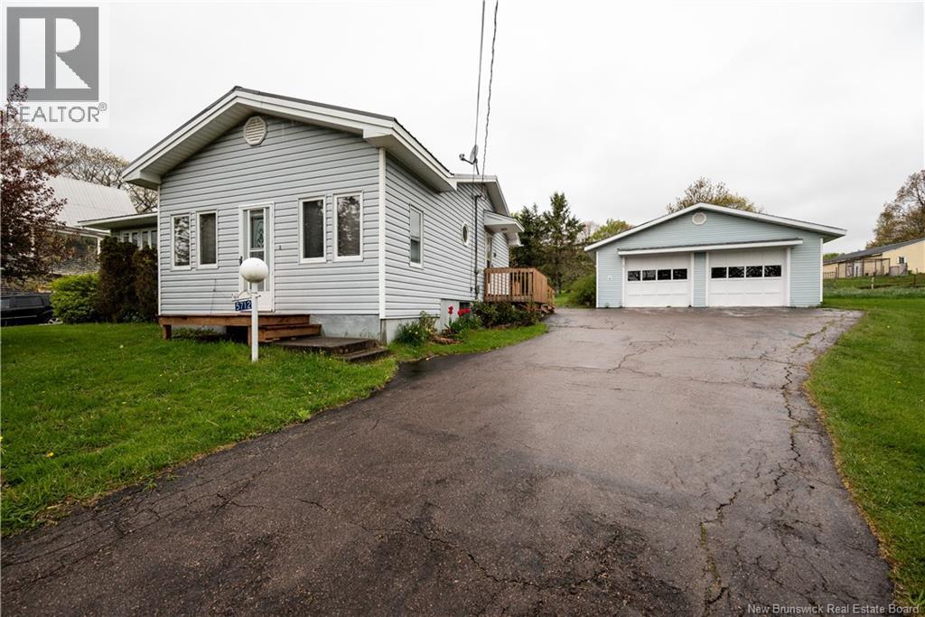 5712 King Street Property Photo 1