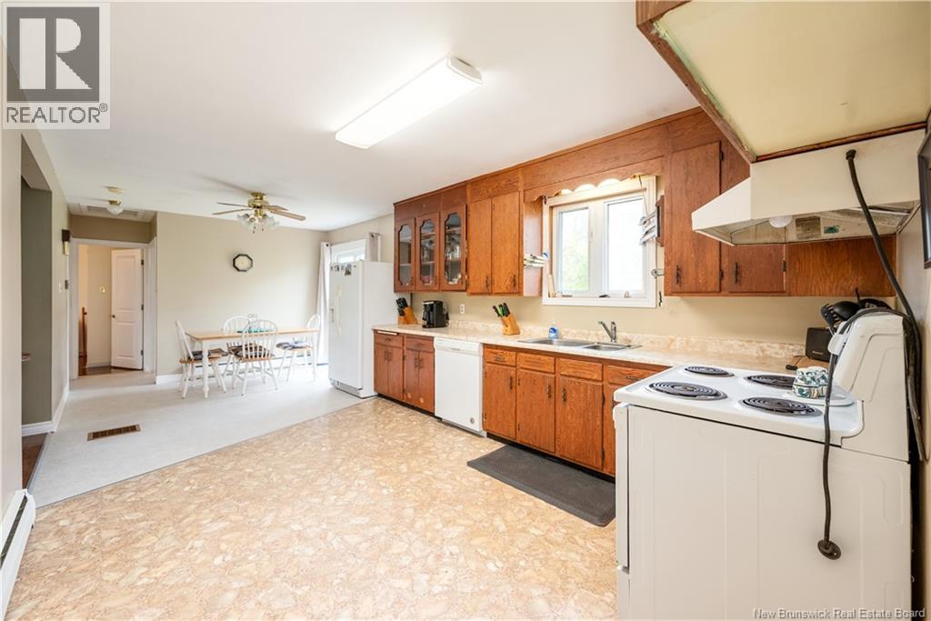 5712 King Street Property Photo 10