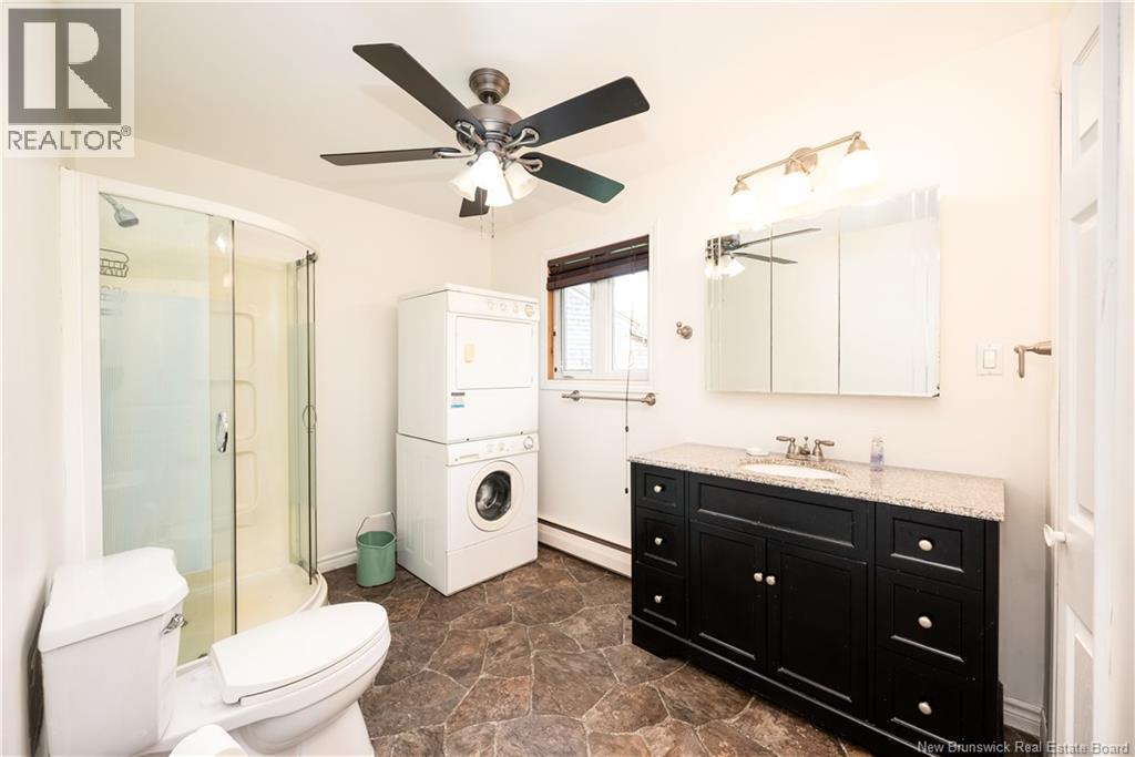 5712 King Street Property Photo 14