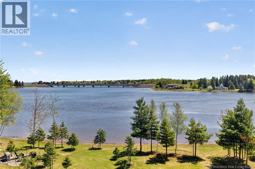92 Waterfront Property Photo 6