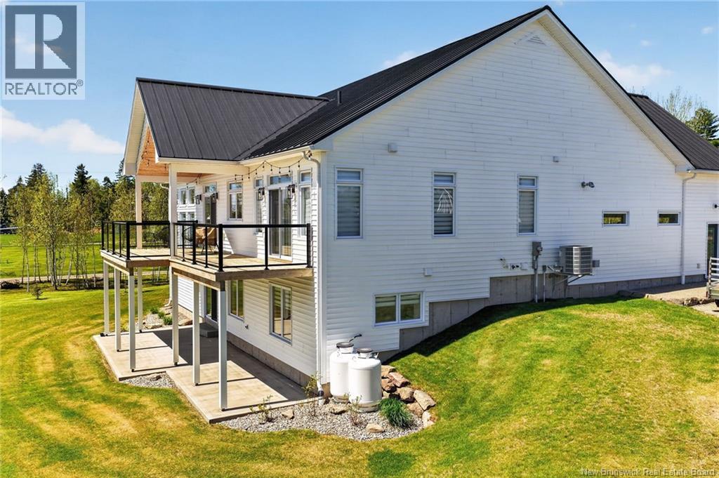 92 Waterfront Property Photo 8