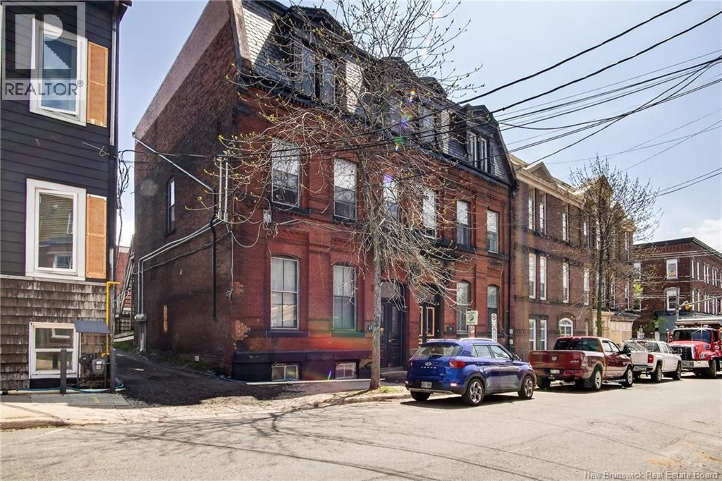 136 Charlotte Street Property Photo 2