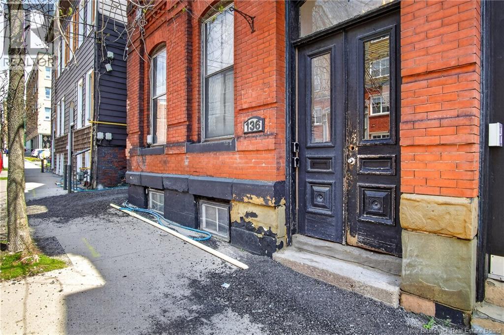 136 Charlotte Street Property Photo 3