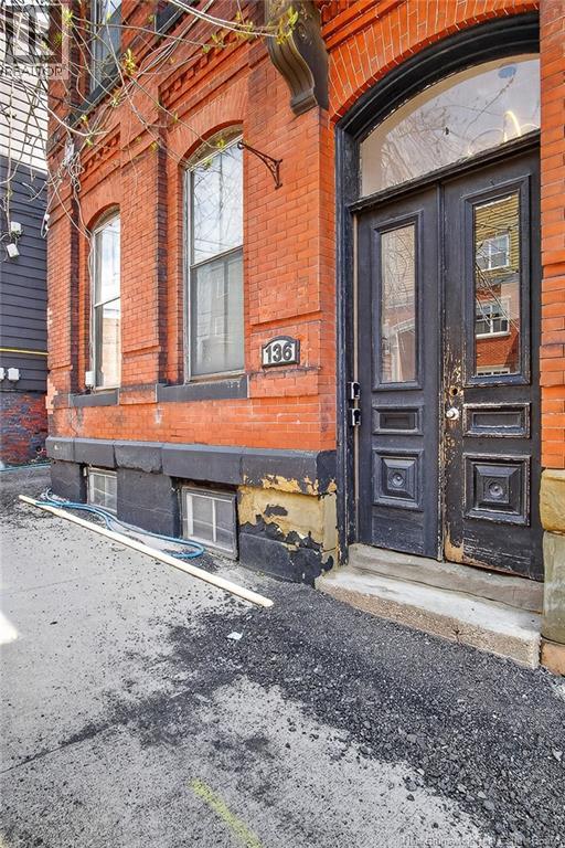 136 Charlotte Street Property Photo 4