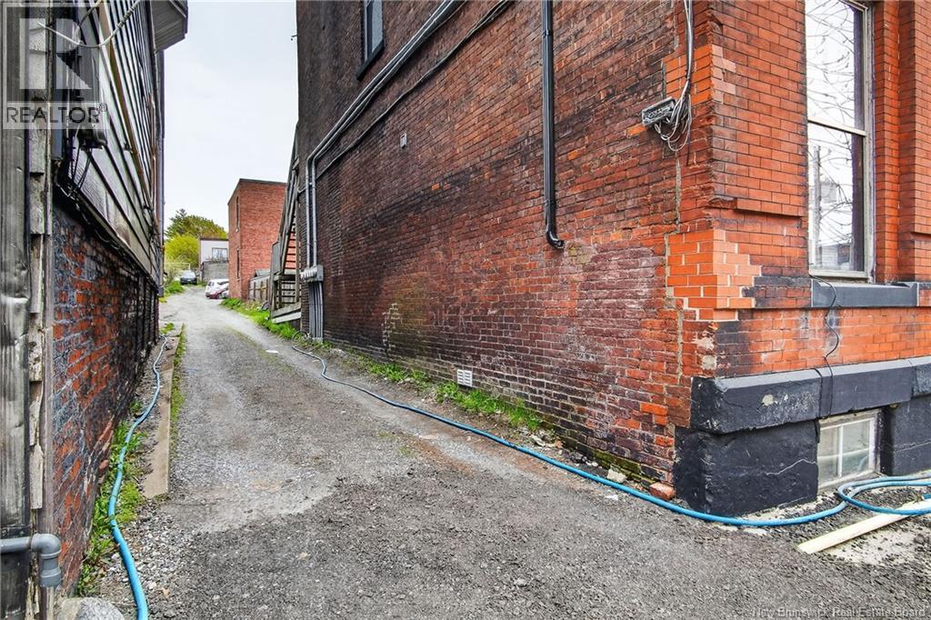 136 Charlotte Street Property Photo 10