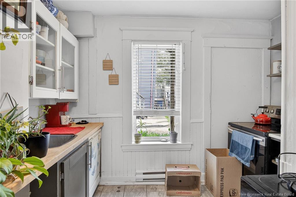 136 Charlotte Street Property Photo 30