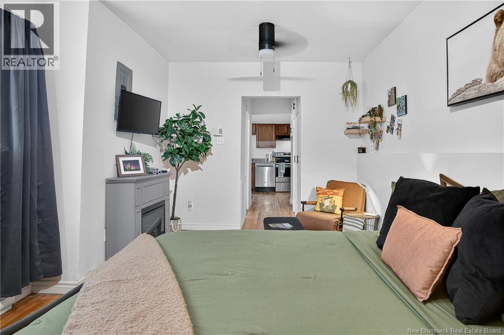 136 Charlotte Street Property Photo 33