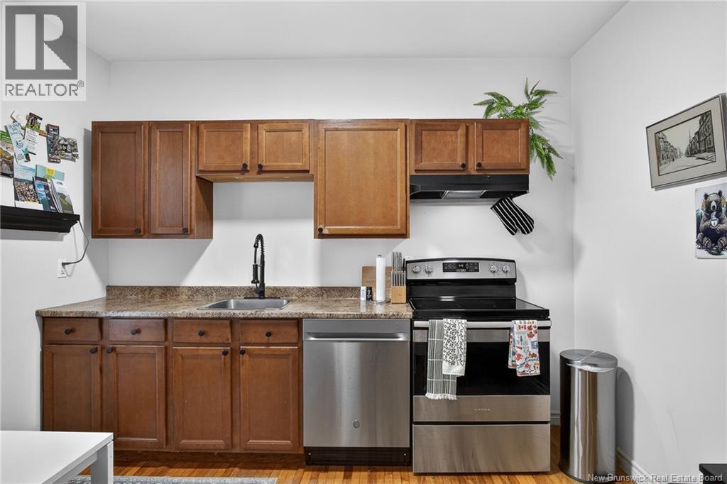 136 Charlotte Street Property Photo 36