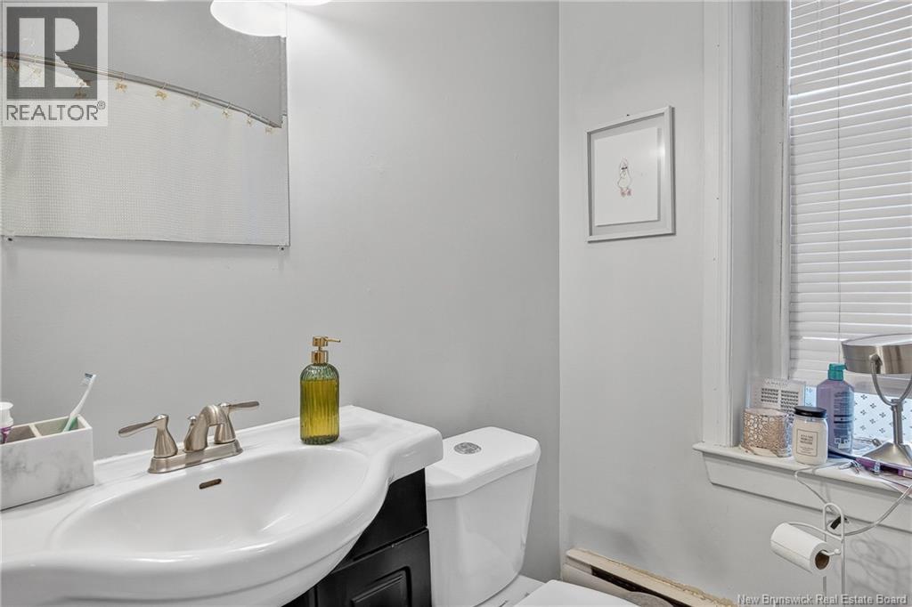 136 Charlotte Street Property Photo 44