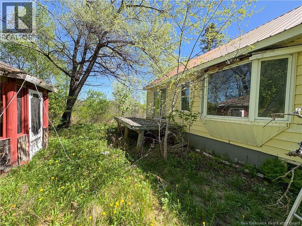 284 Main Street Property Photo 3