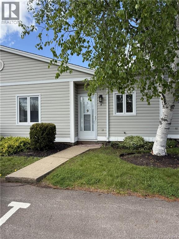 84 Seaman Unit# Unit 5 Property Photo 1