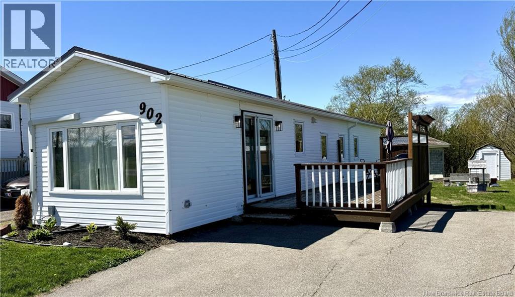 902 Boulevard Des Acadiens Property Photo 1