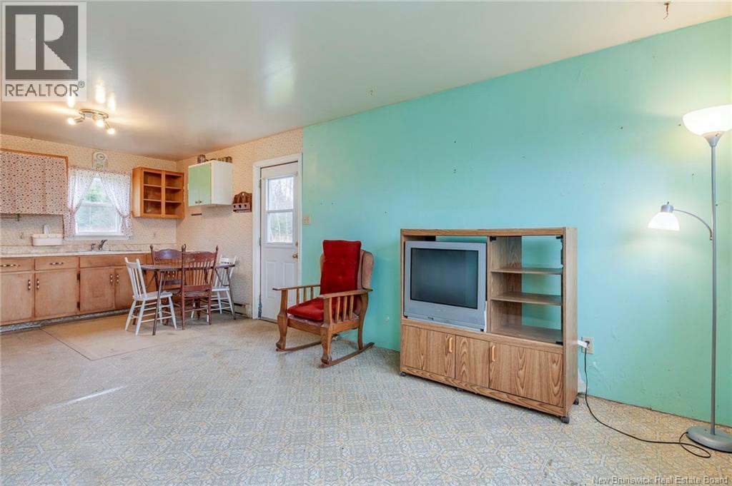 300 Brooklyn Road Property Photo 6