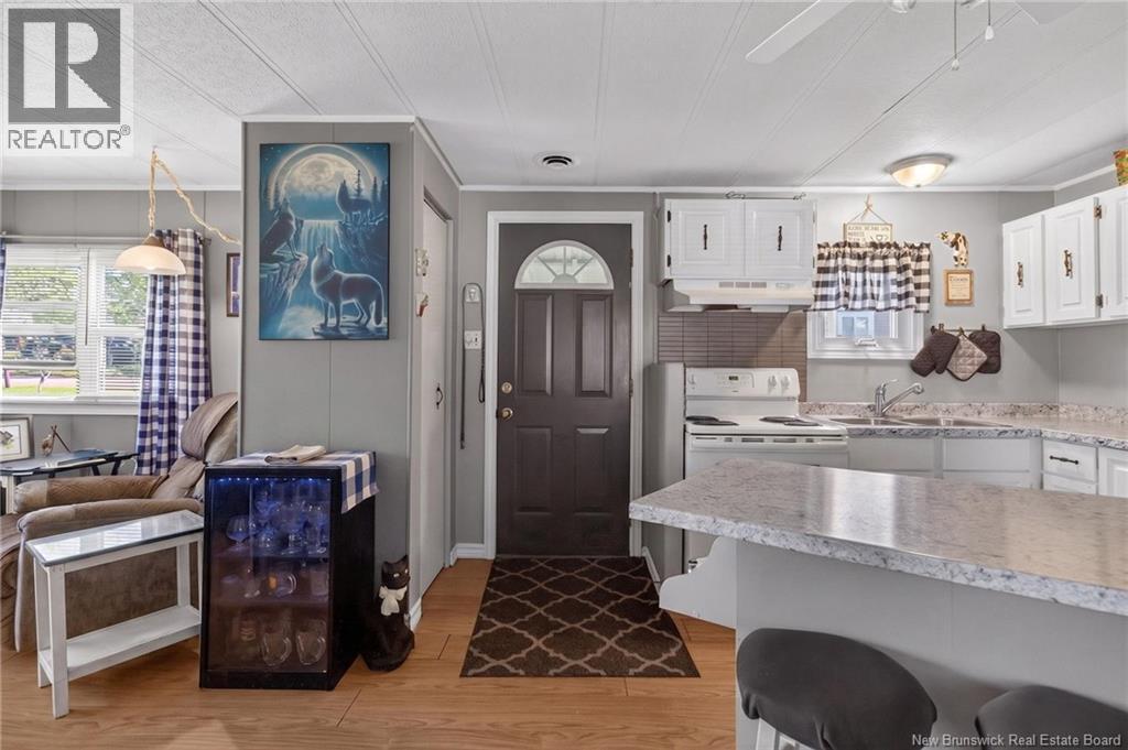 16 Tait Crescent Property Photo 2