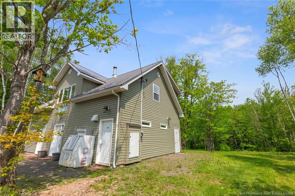 423 Salisbury Back Road Property Photo 7