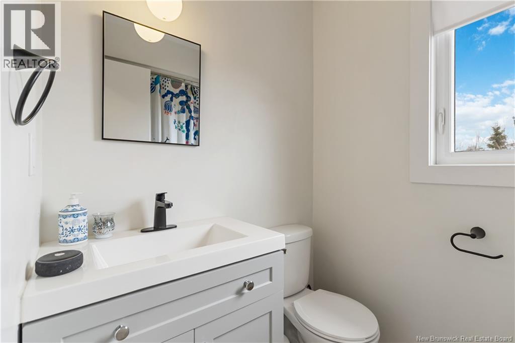 80 Ealey Crescent Property Photo 3