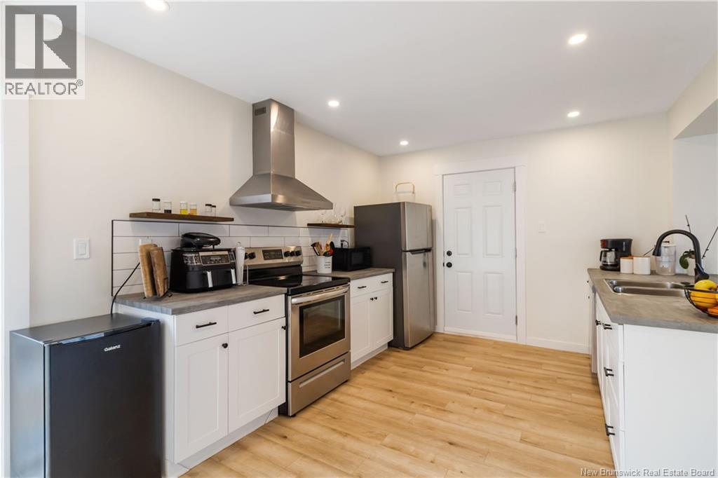 80 Ealey Crescent Property Photo 8