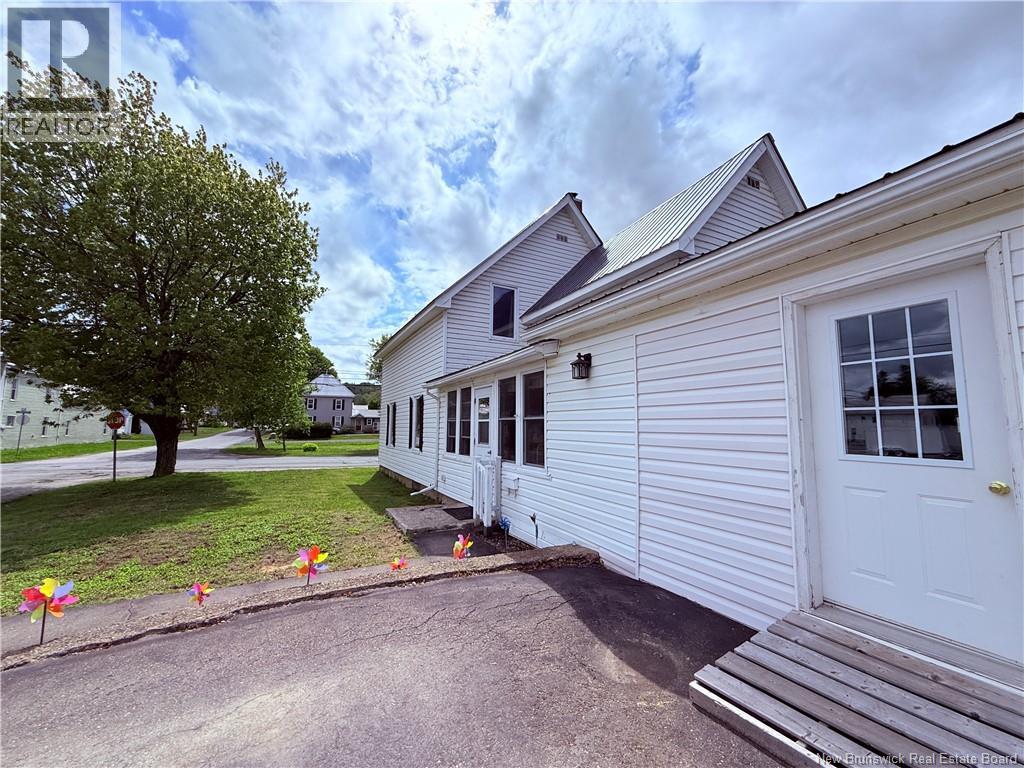 128 Houlton Street Property Photo 3
