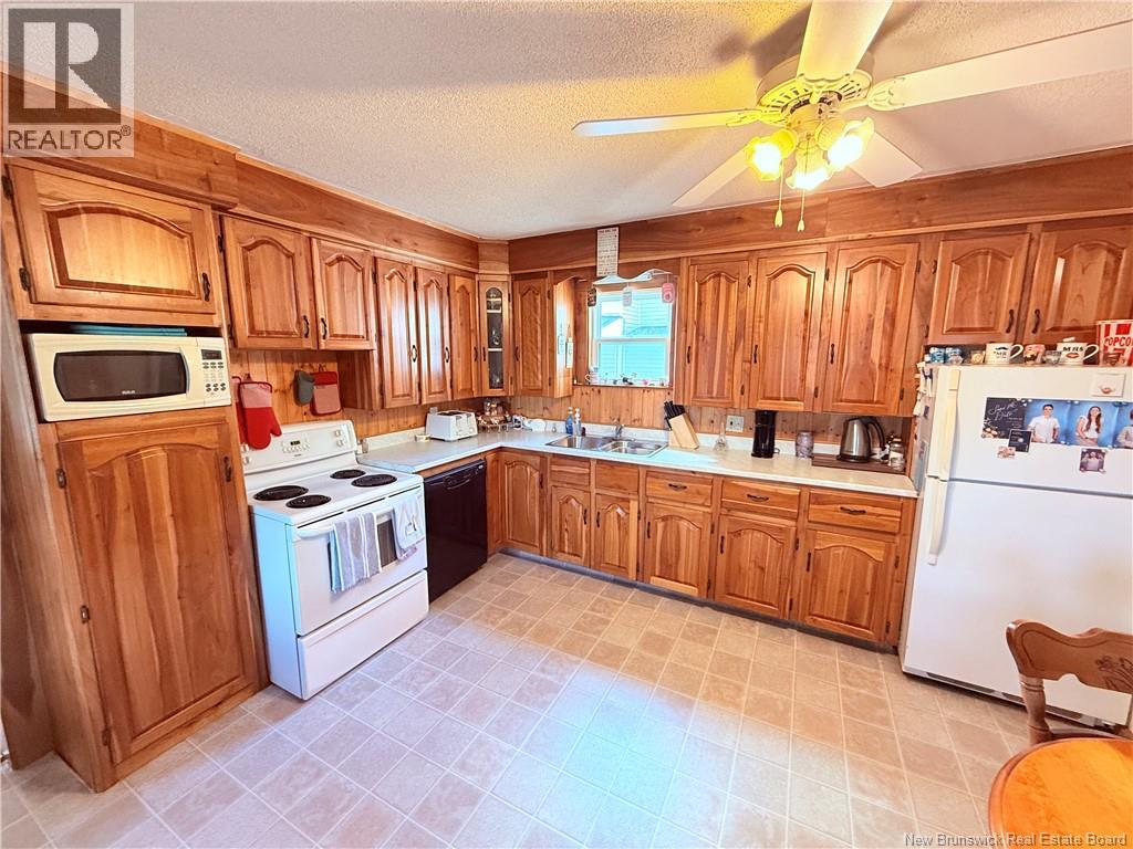 128 Houlton Street Property Photo 4