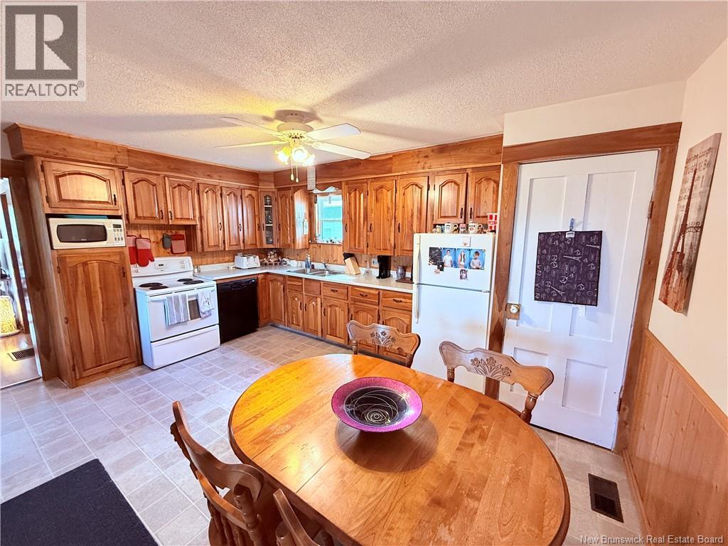 128 Houlton Street Property Photo 6