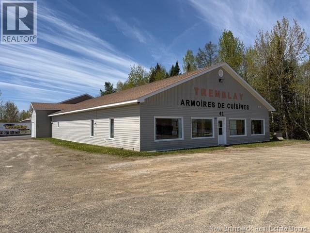 41 Rue Drapeau Property Photo 8
