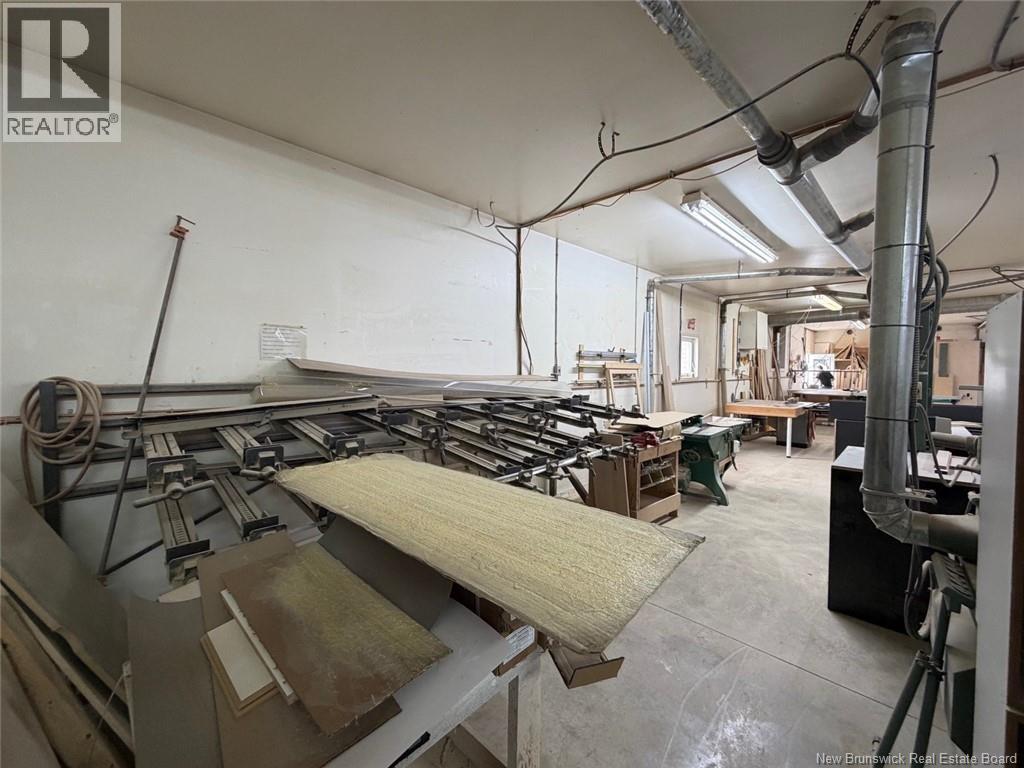 41 Rue Drapeau Property Photo 23
