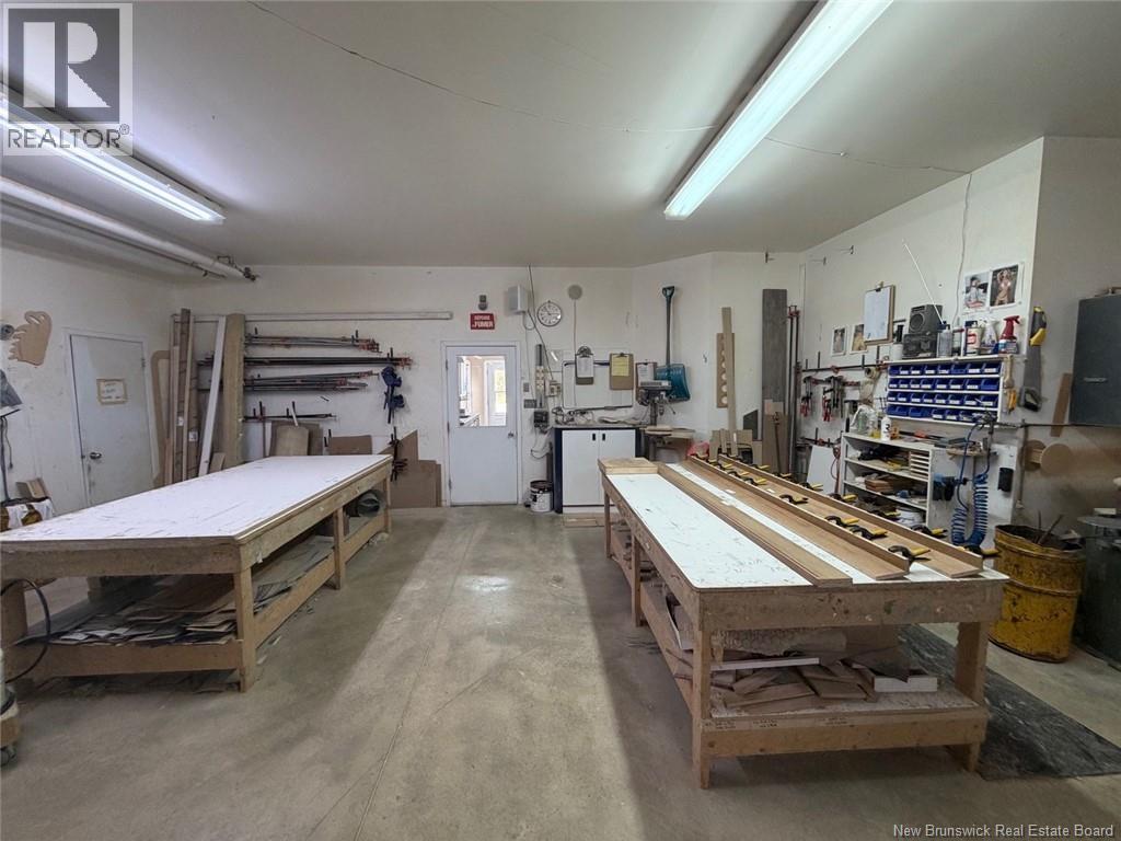41 Rue Drapeau Property Photo 24