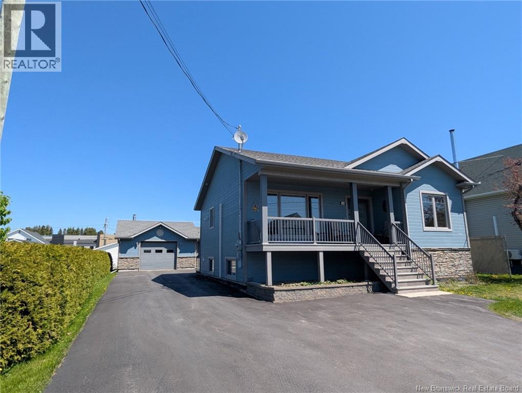 26 Rue Mgr Melanson Property Photo 2