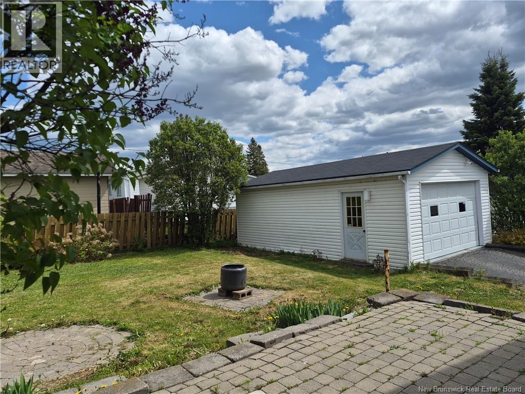 115 46th Ave Property Photo 6