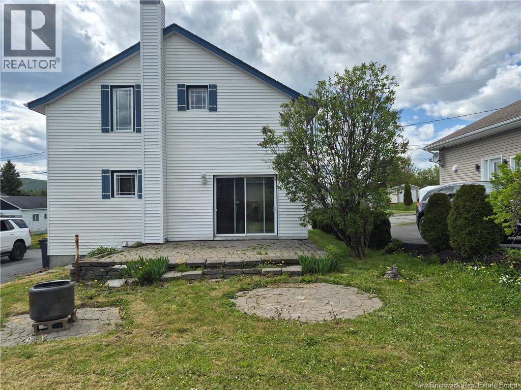 115 46th Ave Property Photo 8