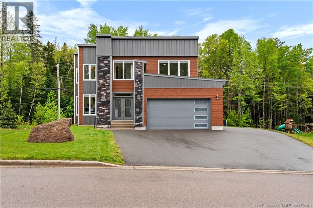 16 Parkplace Lane