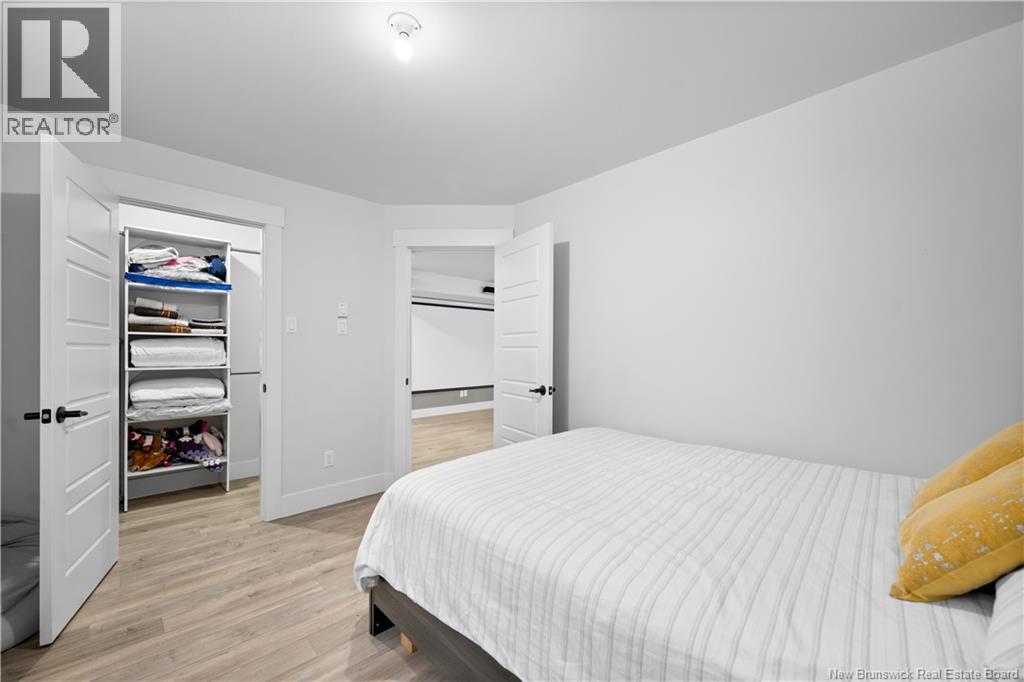 93 La Fontaine Property Photo 33