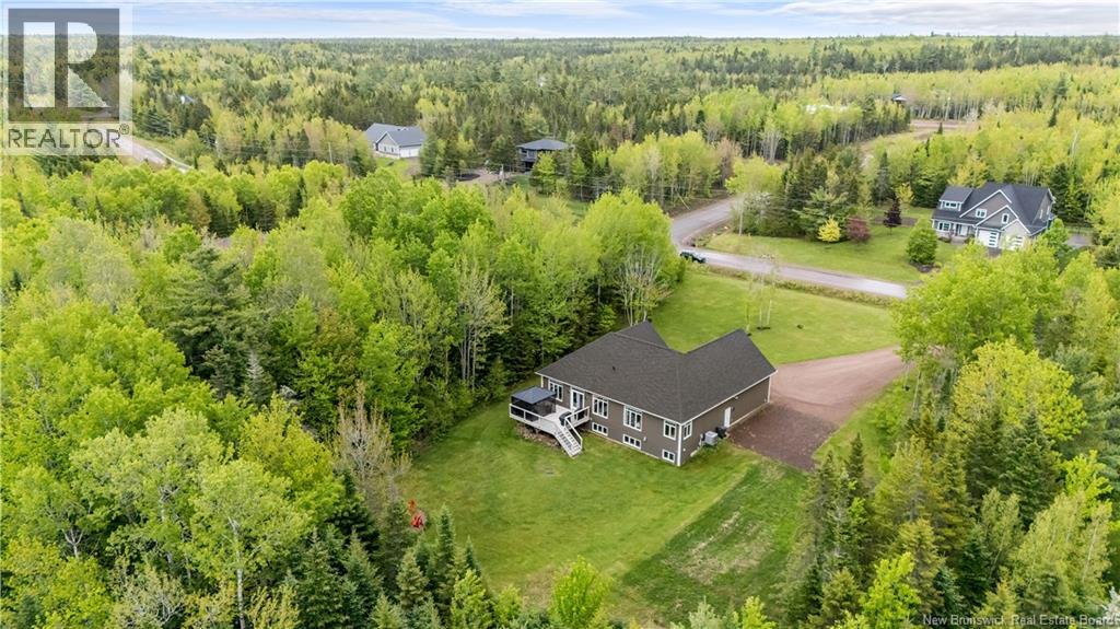 93 La Fontaine Property Photo 37