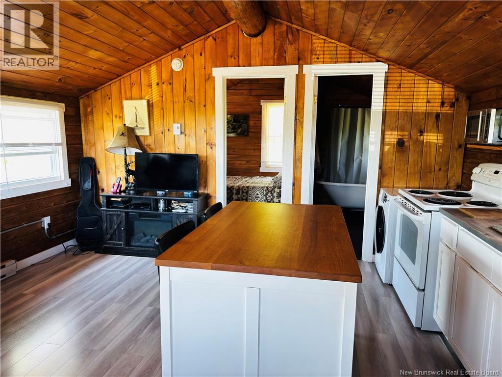968 St. Maurice Property Photo 4