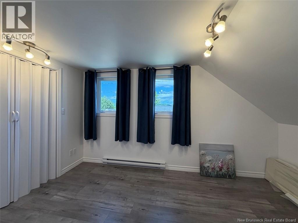 63 42e Avenue Property Photo 13