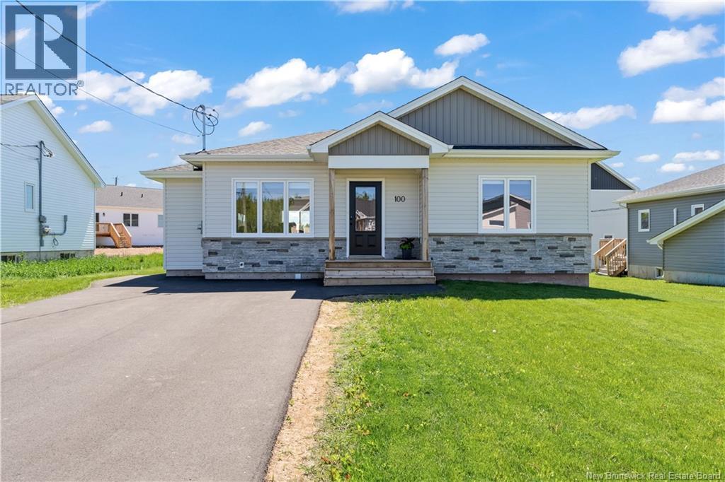 100 Macintosh Boulevard Property Photo 1
