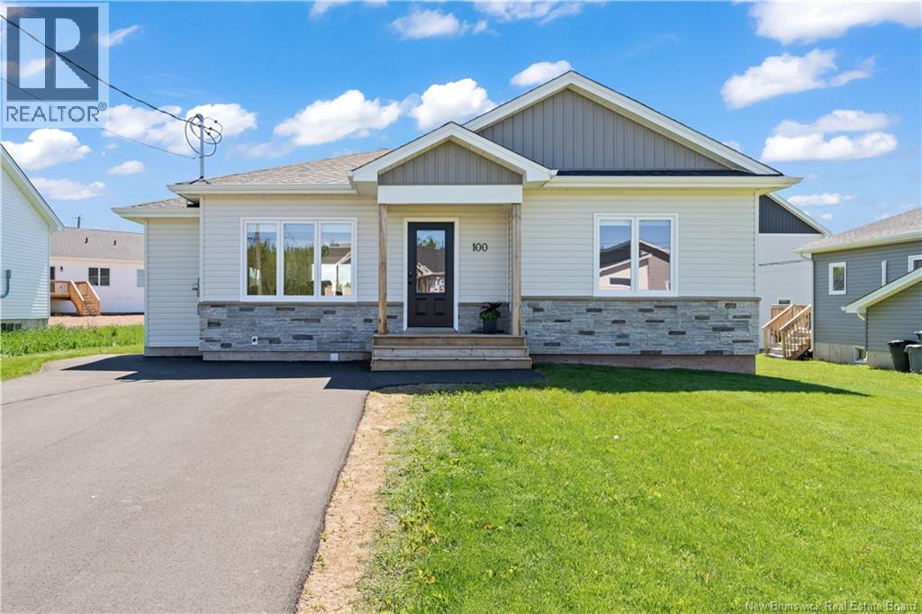 100 Macintosh Boulevard Property Photo 2