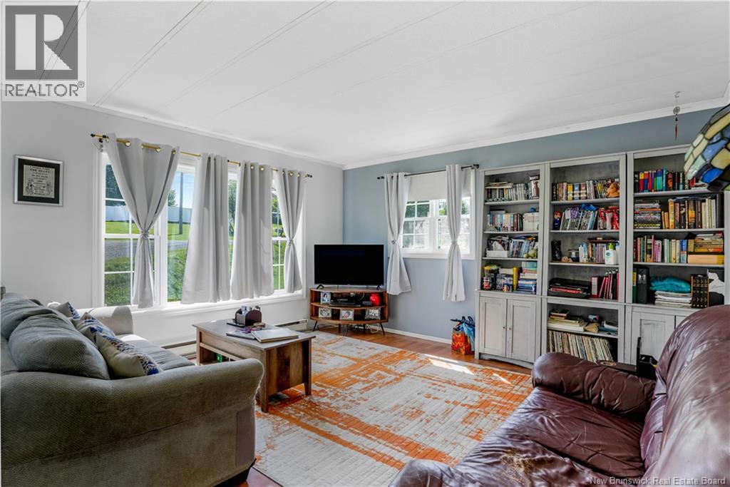 80 Waugh Road Property Photo 6