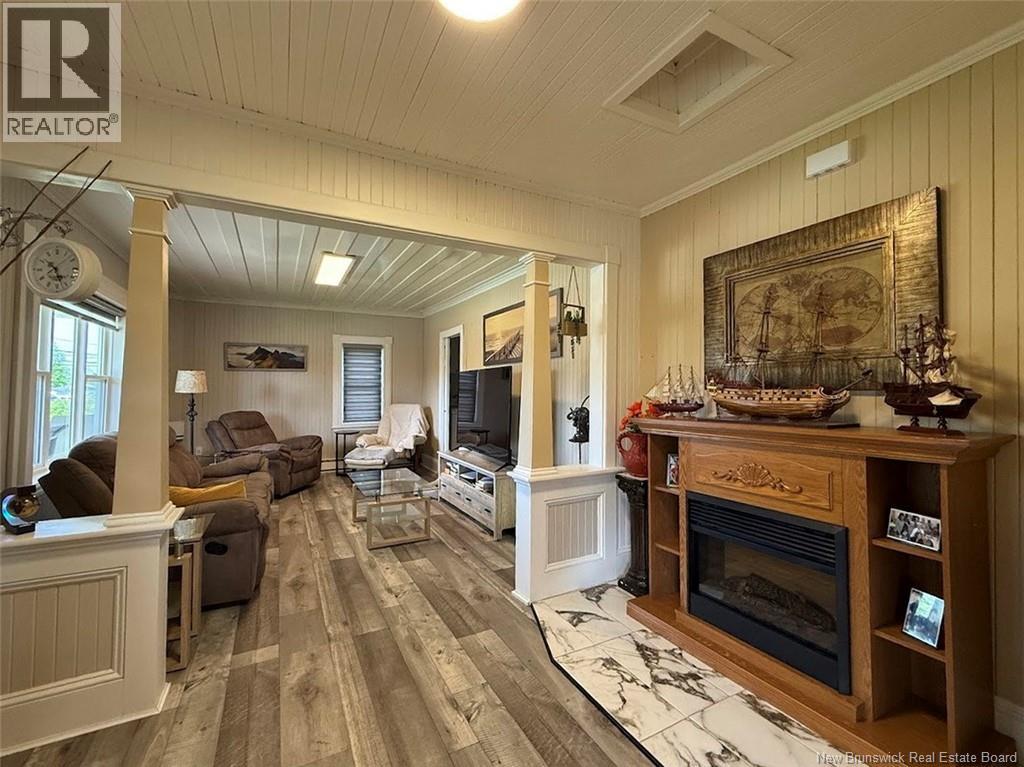1043 Principale Street Property Photo 6