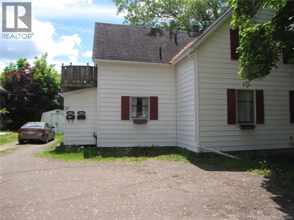 210-212 Pleasant Street Property Photo 3