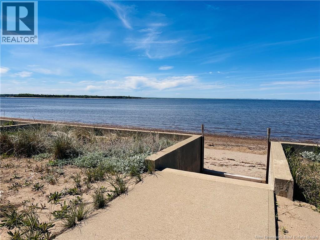 345 Bayshore Drive Property Photo 5