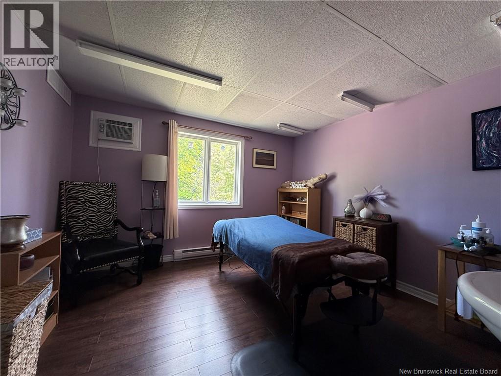 271 Douglas Avenue Property Photo 8