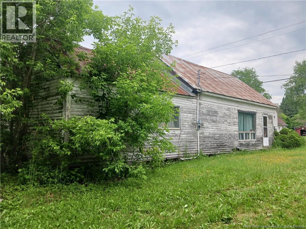 827 Central St. Property Photo 2